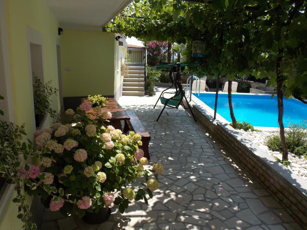 Aurelia Apartment Liznjan Exterior photo
